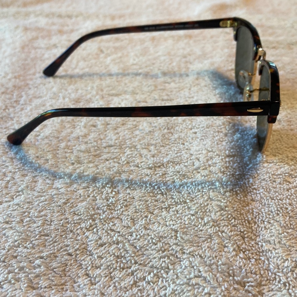 Ray-Ban Tortoise and Gold Clubmaster Sunglasses - Picture 4 of 7